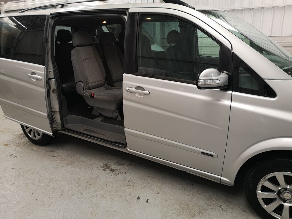 Carrinha Mercedes 6 a 9 lugares para férias ou turismo transferes