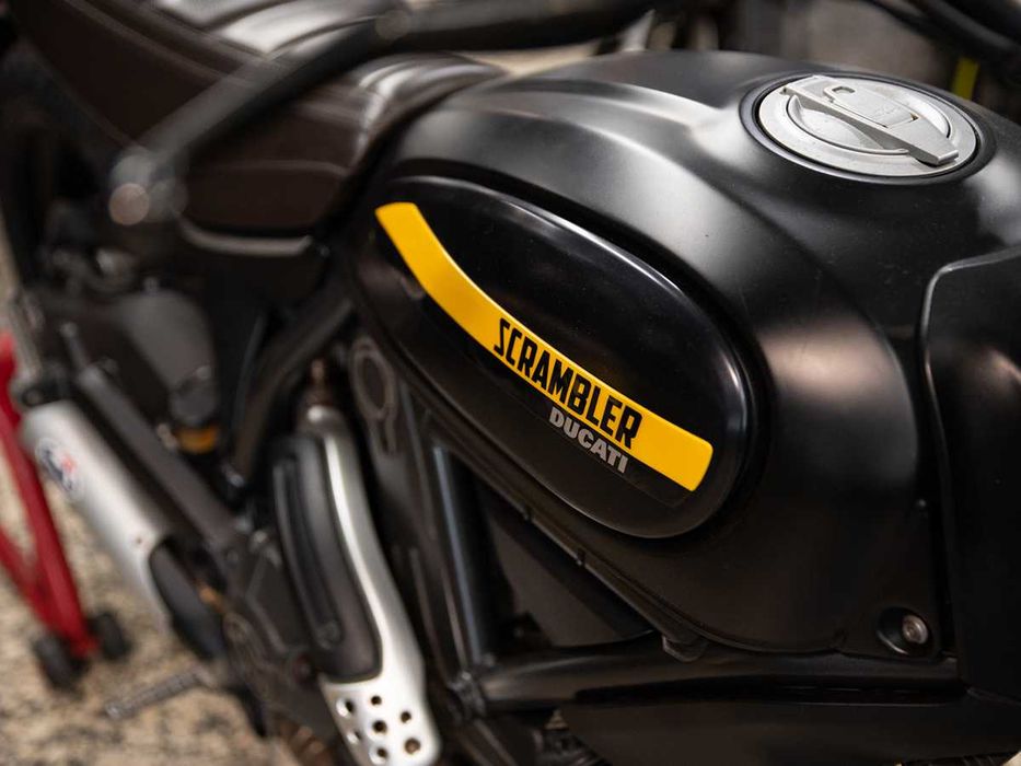 Ducati Scrambler 800 com apenas 3090 Kms ( Reservada )