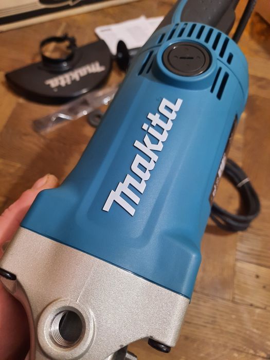 Абсолютно нова,оригінал!!Болгарка Makita GA9050,2000вт,круг 230мм