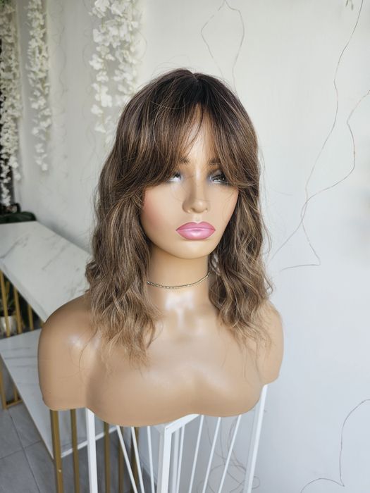 Tupet topper brąz blond sombre Sofi fale z grzywką 40 cm naturalny efekt zagęszczenie włosów