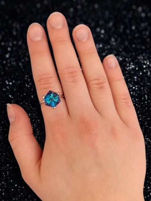 Жіноча каблучка, срібло 925°, камінь Swarovski