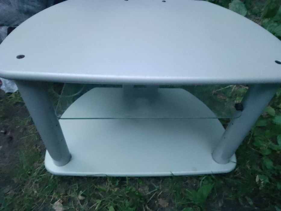 Stolik  pod  telewizor