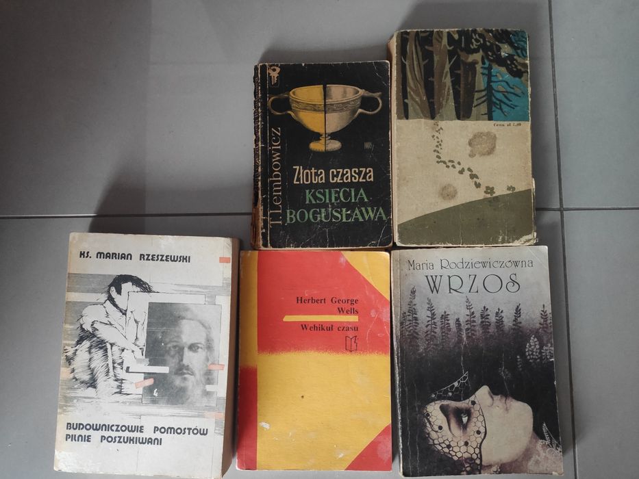 Paczka 45 starych książek jak na zdjęciach