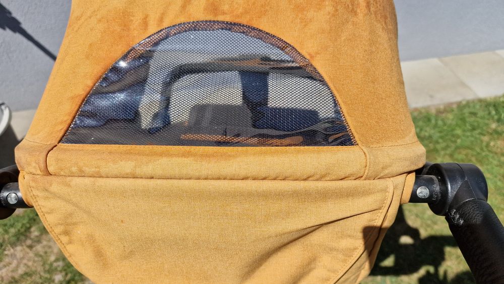 Lekki wózek spacerowy  CARRELLO BRAVO amortyzacja