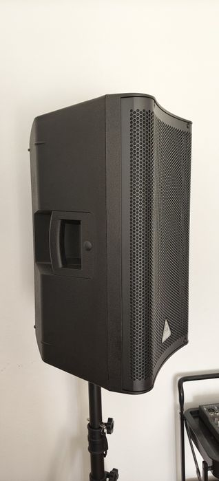 Coluna Ativa Behringer DR112DSP 1200W com Tripé - Tudo NOVO