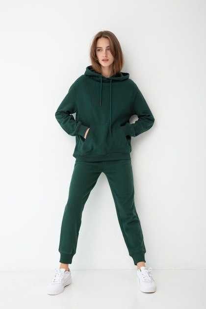 Стильний спортивний костюм