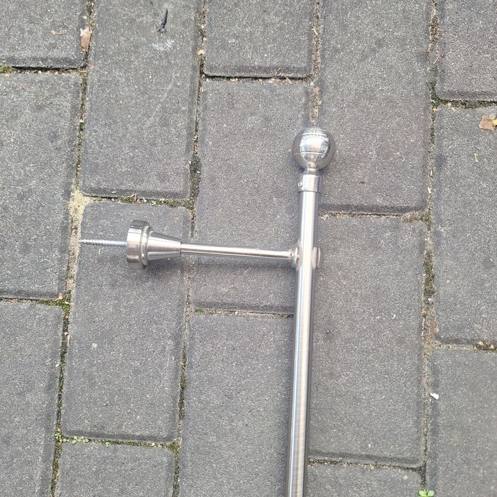 Karnisz metalowa " srebna."