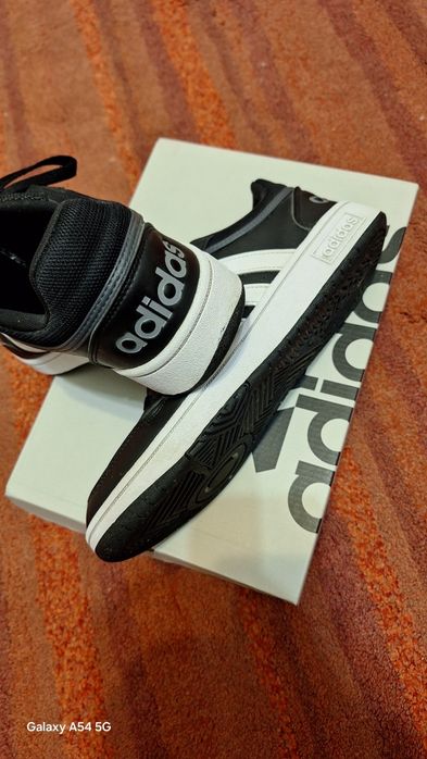 Adidas hoops 3.0 42розмір 2/3