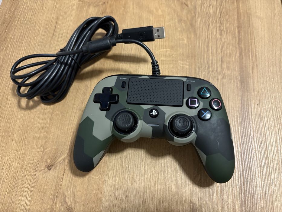 Pad przewodowy do PS4 Nacon Moro