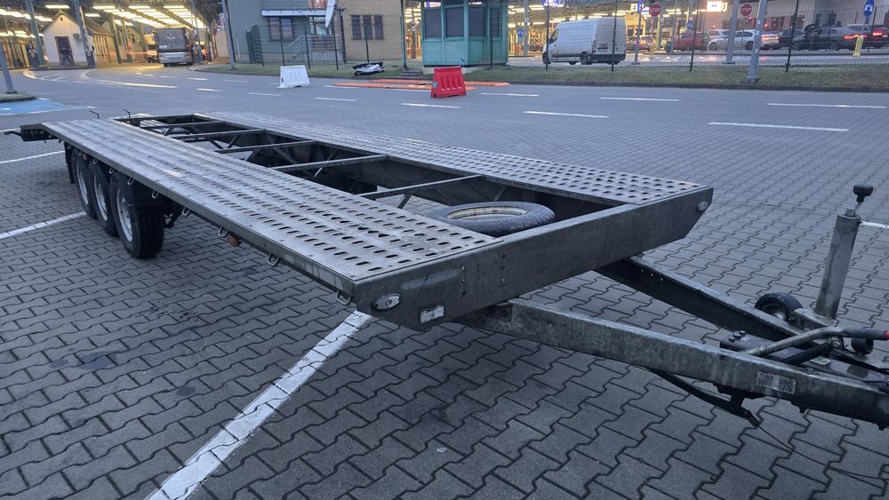 Лафет на два авто  NIEWIADÔW

D.2 BR3