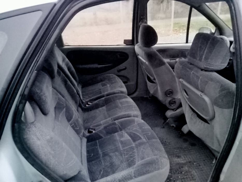 Продається авто рено меган сценік