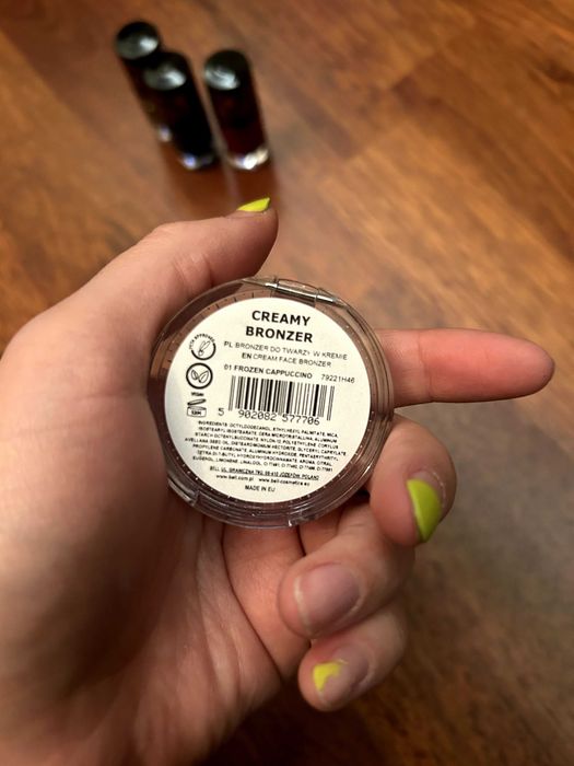 Bronzer w kremie bell