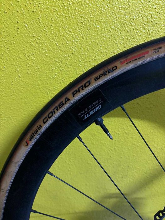 Bicicleta Giant Propel Advanced 2024 com extensores para Triatlo/TT