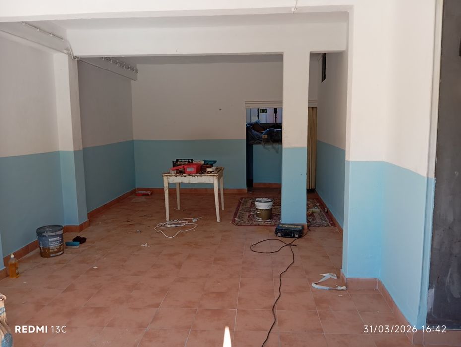 Armazém. Com câmara. frigorífica