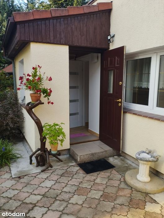 2 pokoje 32 m2 w samodzielnym domku w otoczeniu zadbanego ogrodu