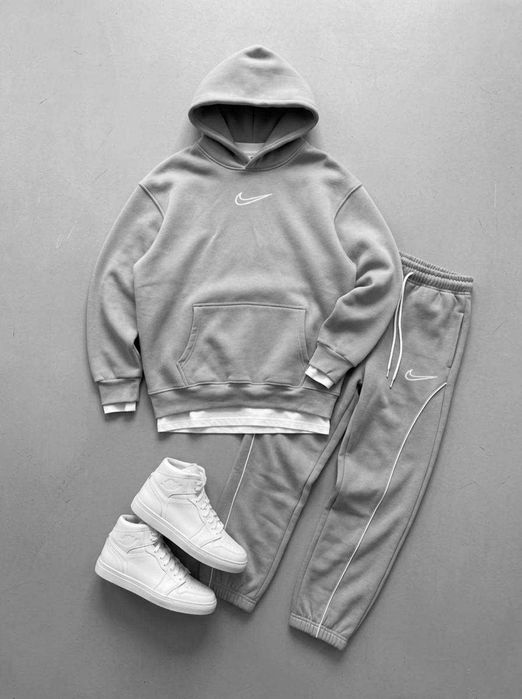 Базовий Костюм Nike