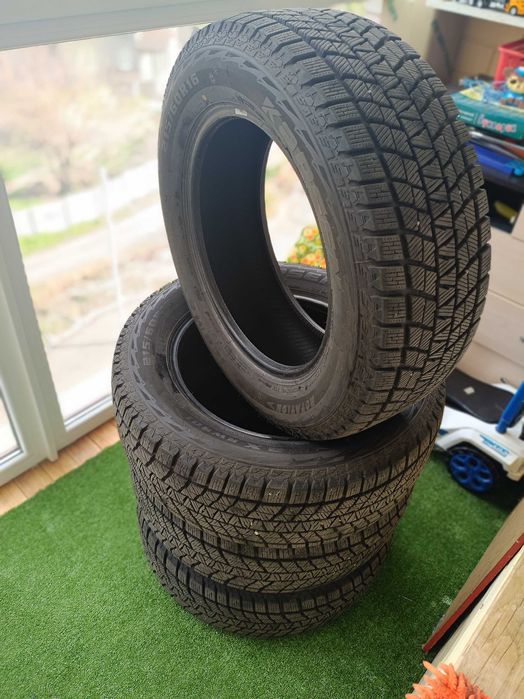 автомобільні покришки комплект