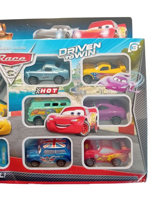 Zestaw 12 autek "AUTA" Zygzak McQueen