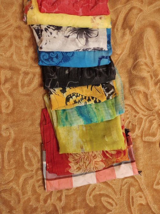 Zestaw apaszek/szalików 11 sztuk