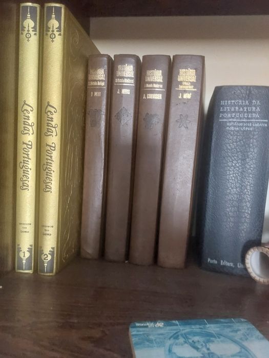 Coleções de livros antigos