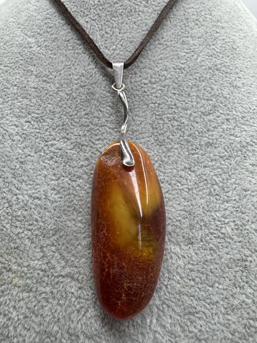 Piękny wisiorek naturalny bursztyn 9.4g