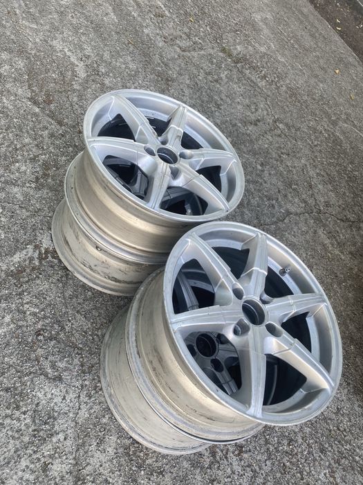 Vendo rodas 17 porque vou mudar de pais