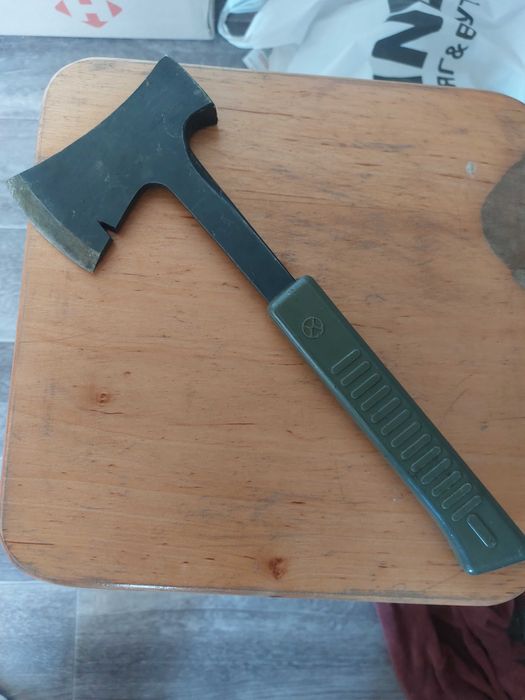 Сокира стан видно 400 грн