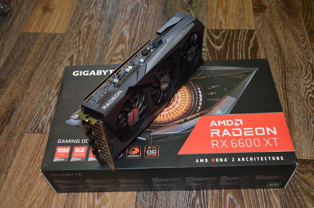 gigabyte radeon rx 6600 xt - купити комп'ютери та комплектуючі