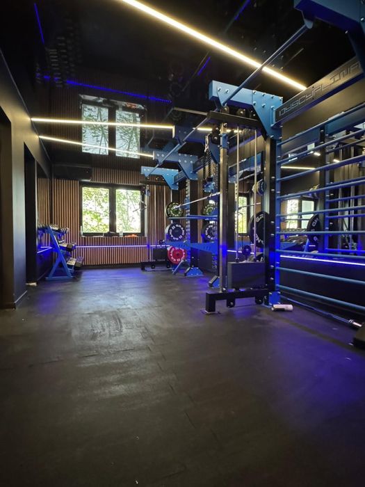 Konstrukcja multifunkcyjna half rack wyciag