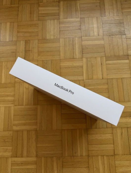 MacBook Pro M5 — Preto Sideral | 24 GB RAM | 1 TB SSD