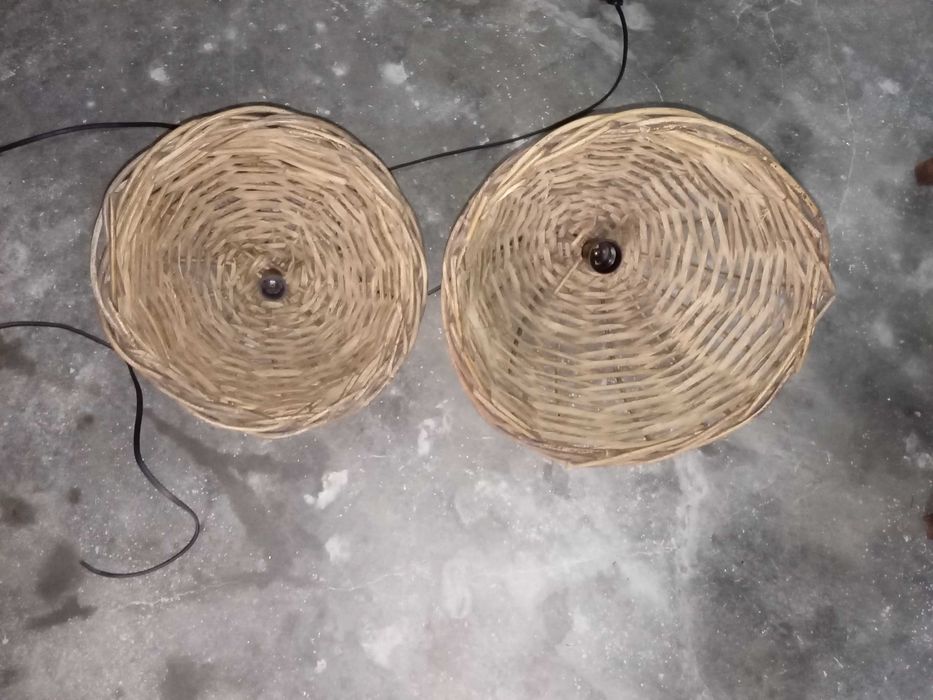 Candeeiros feitos com cestos