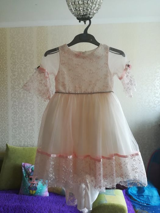 продам платье шикарное