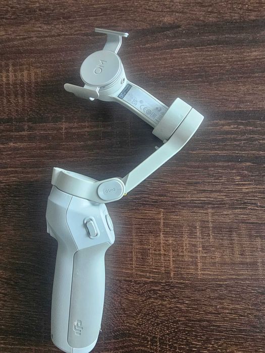 DJI OM 4 – gimbal, stabilizator do telefonu, magnetyczny uchwyt