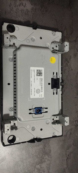 VW Passat B8 / Golf 7 / Tiguan – штатний дисплей 6,5" з навіг.