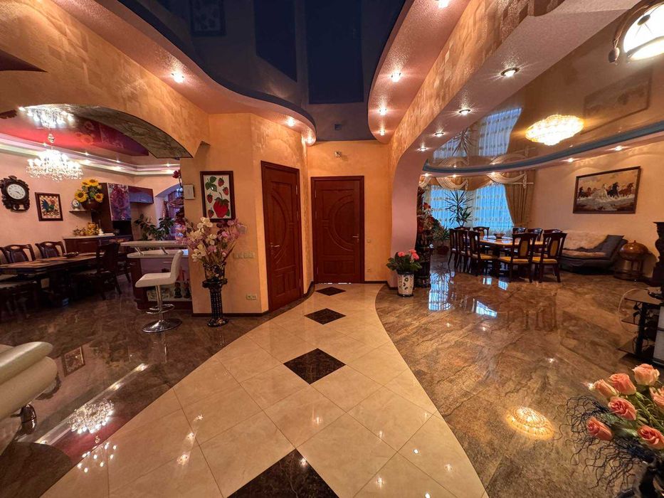 Продаж елітного будинку Півд.-Зах.район