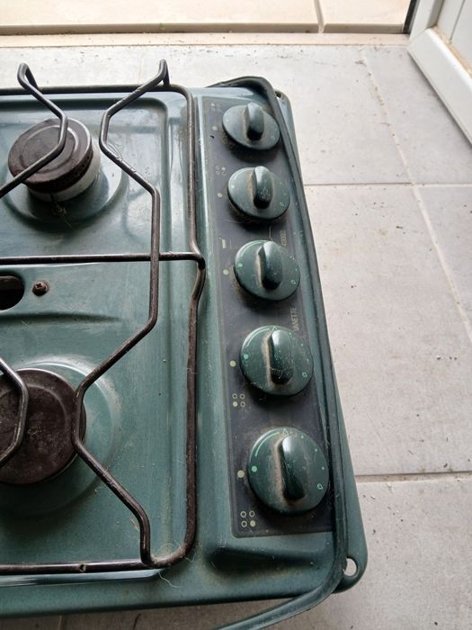 Forno e bico verde escuro