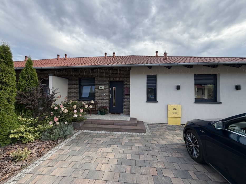 Dom -blizniak Wieruszów  podzamcze 102m2