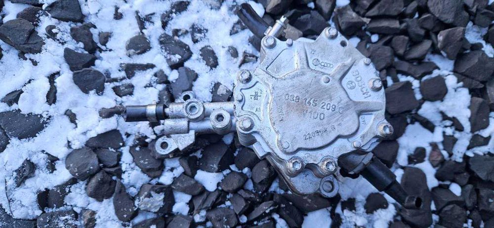 Вакуумный насос/ топливный насос (тандемный) AUDI VW 1.9 2.0 TDI