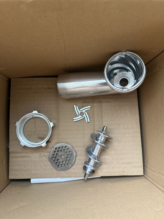 Мясорубка Grunhelm 1800Вт