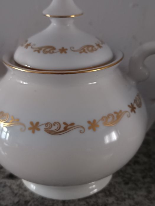 Vista Alegre Serviço €de café decorado a ouro mate