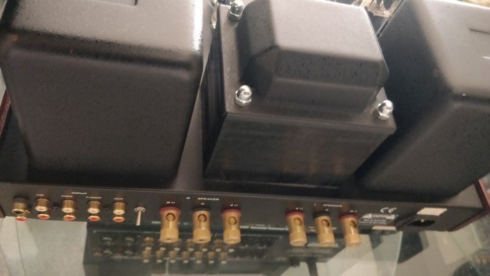 Megaudio VR 200R (Amplificador válvulas El 34)