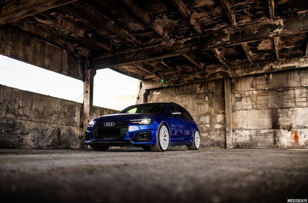 Wynajem Audi RS4 Sport Quattro 4x4 wypożyczalnia samochodów