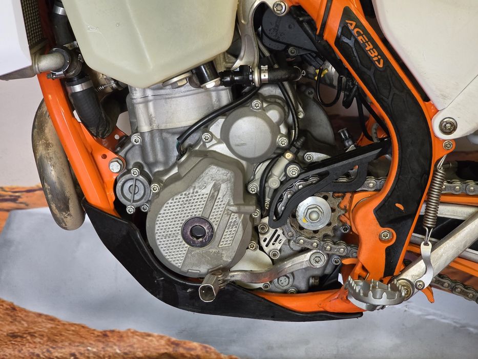 Ktm exc-f 350 model 2022 six days