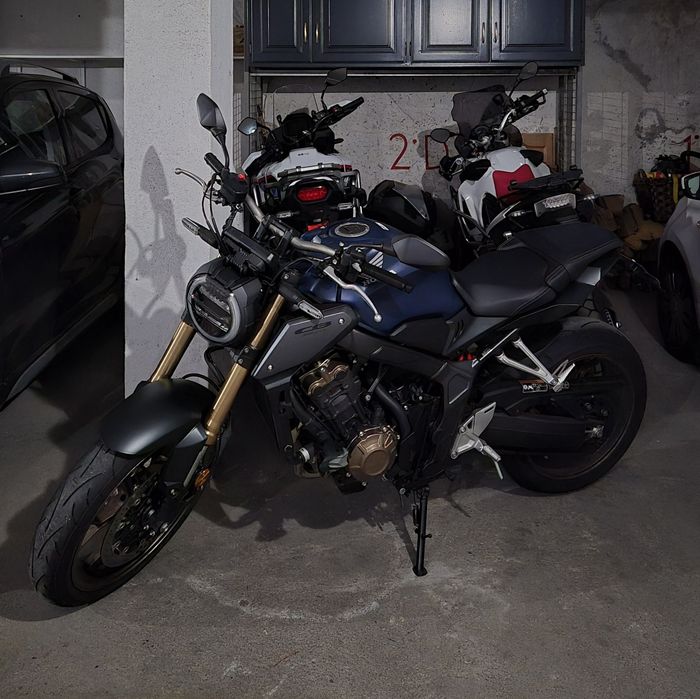 Honda CB650R Neo Sports Café (2023) - Estado irrepreensível