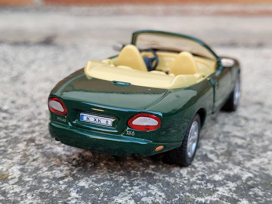 Kolekcja modeli Jaguar XK8 Schuco 1:43 mega unikat