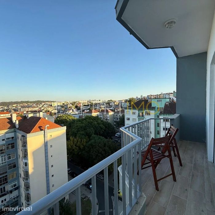 Apartamento com 3 quartos totalmente remodelado na Reboleira...