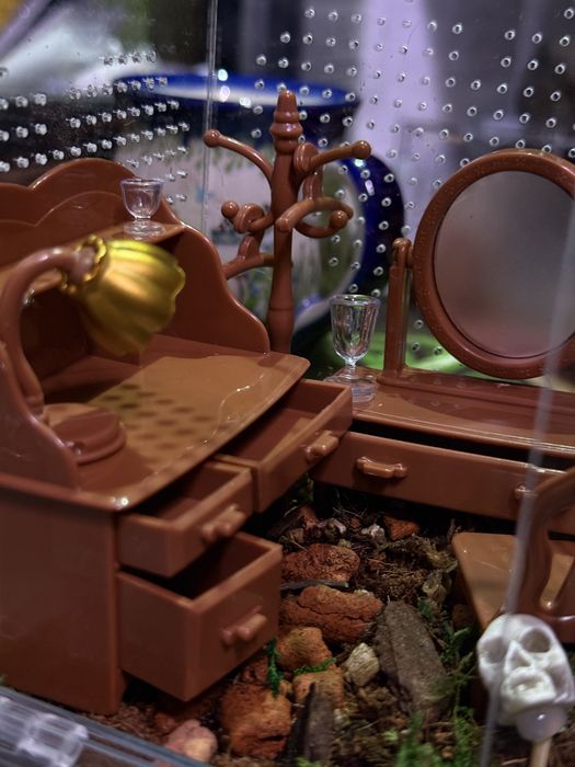 Terrarium domek dla ptasznika z wystrojem domek dla lalek z meblami