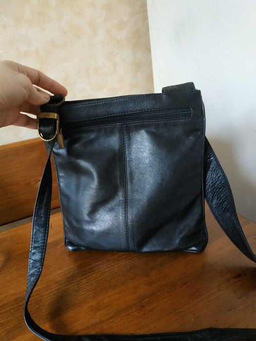 Класна чоловіча чорна сумка планшет на плече з натуральної шкіри