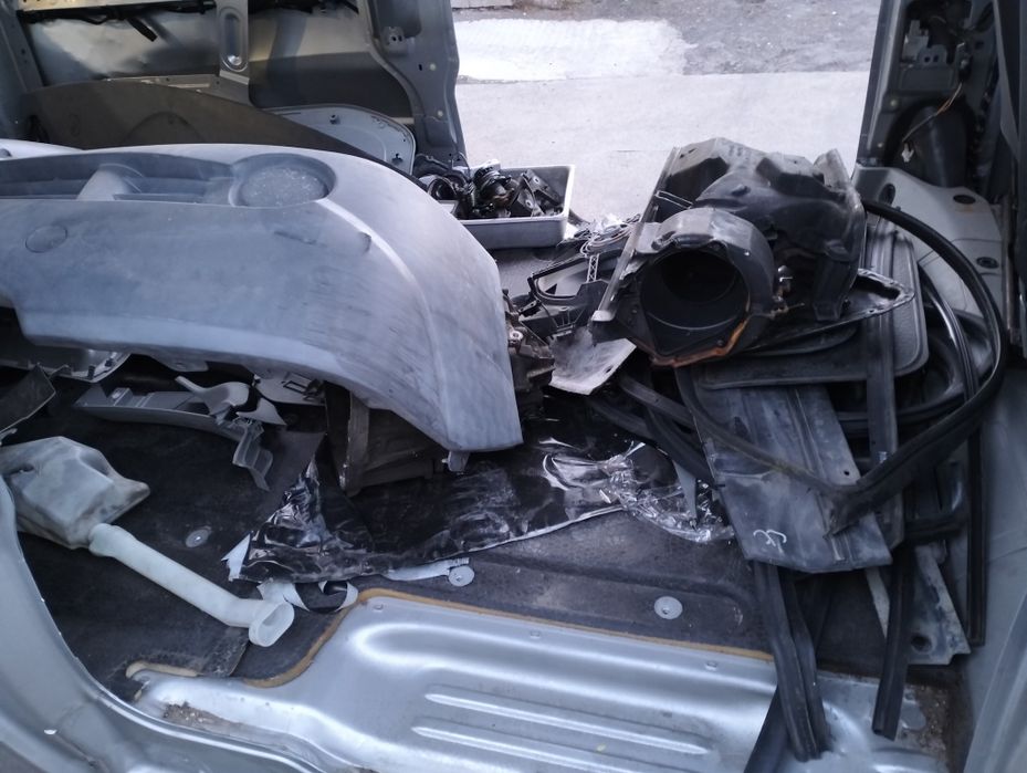 Renault Trafic 2 кузов, двері, ляда, салон