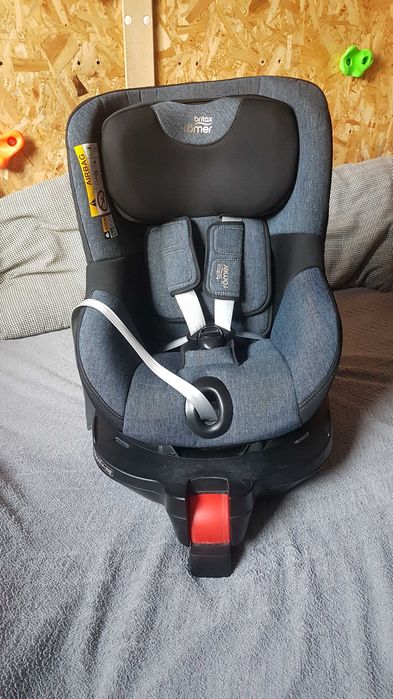 Fotelik Britax Romer Dualfix M i-Size, 61-105 cm, do 18 kg